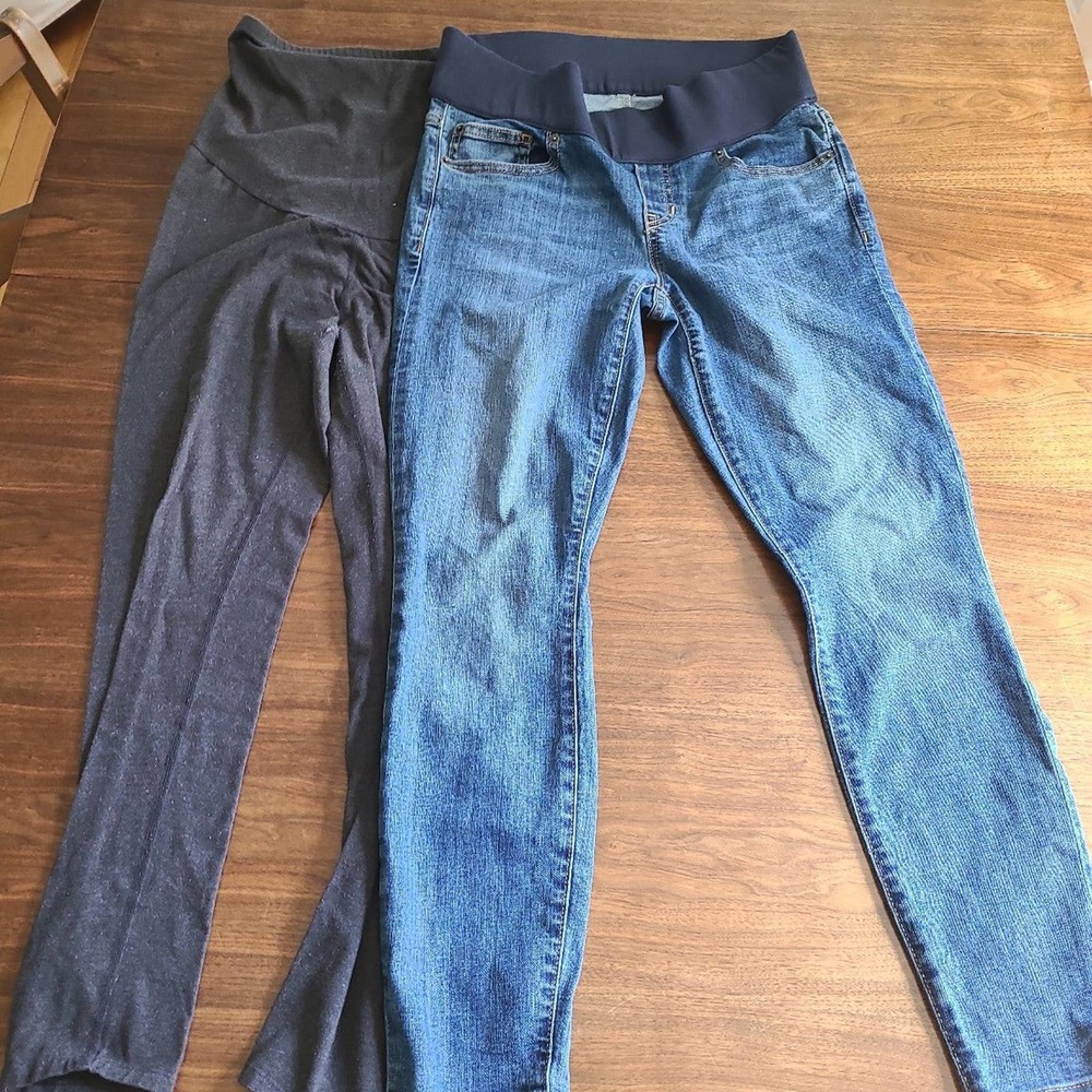 Maternity bundle pair of jeans and pair of leggings
